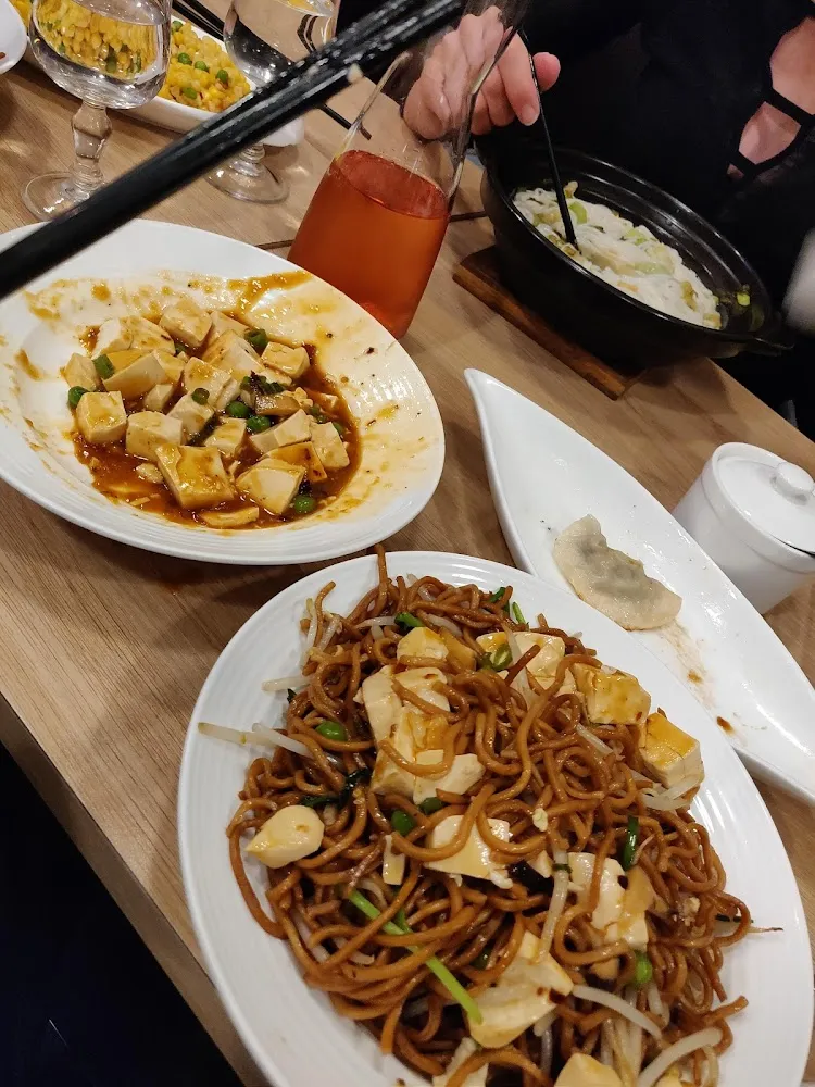 Chilli Tofu with Vegetable Chow Mein