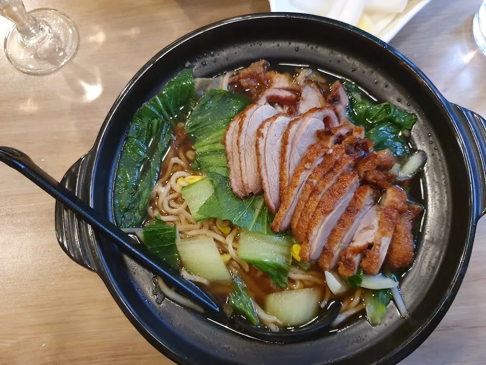 Soupe de Nouilles Au Canard Lacqué